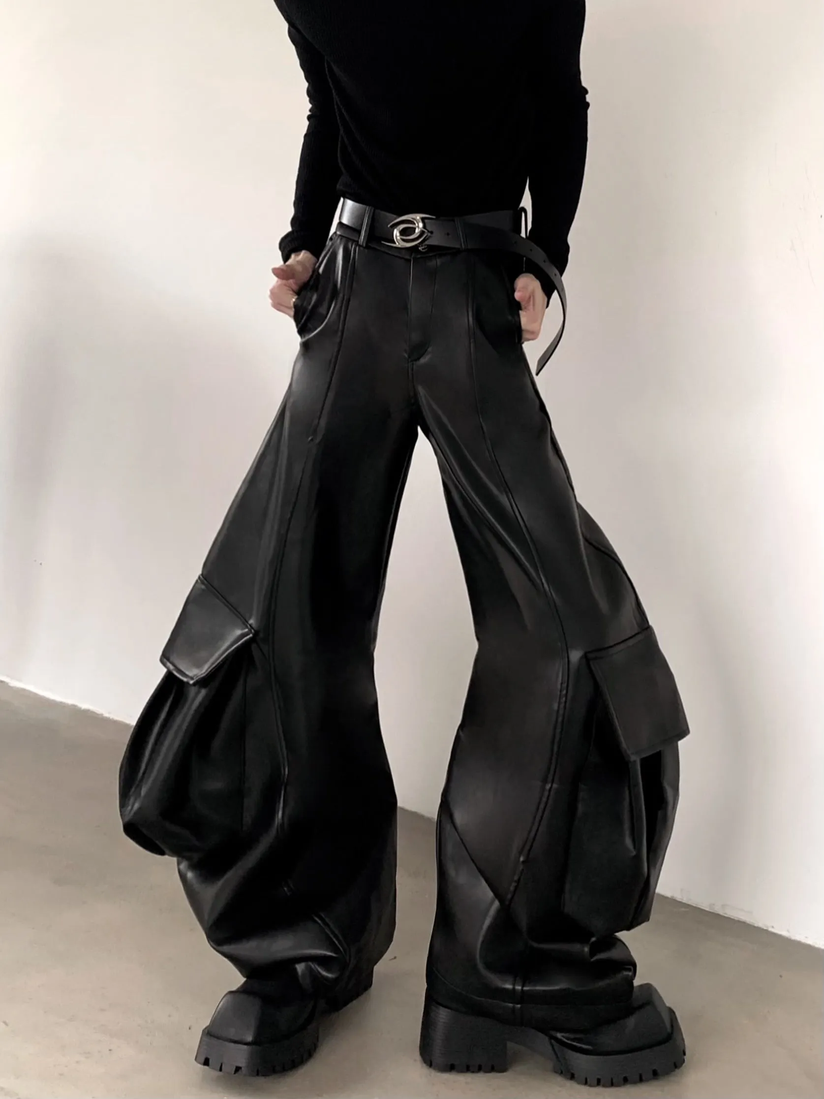 3D SILHOUETTE LEATHER BOTTOMS Z73