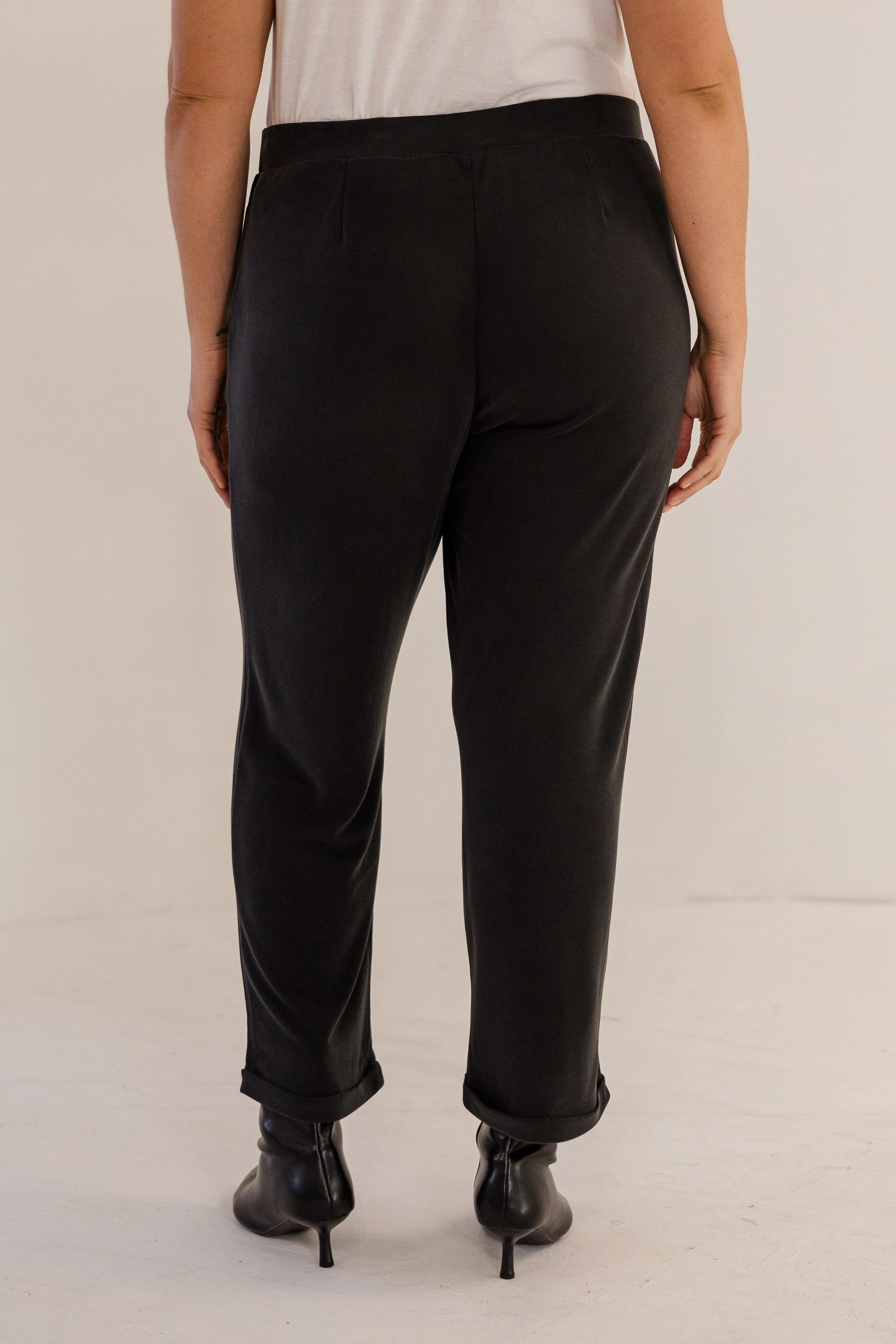 Chloe Pintuck Taper Pant, Black