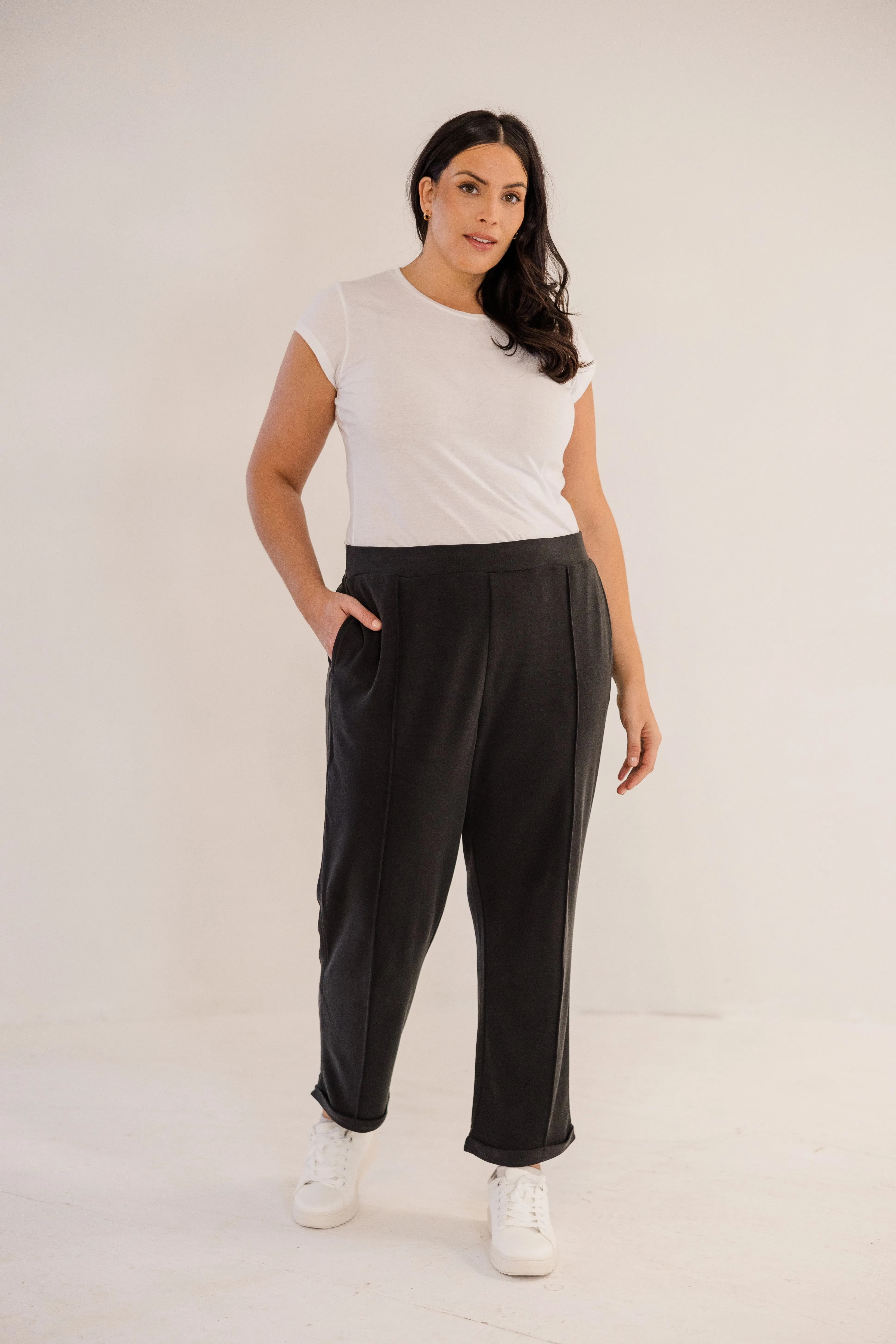 Chloe Pintuck Taper Pant, Black
