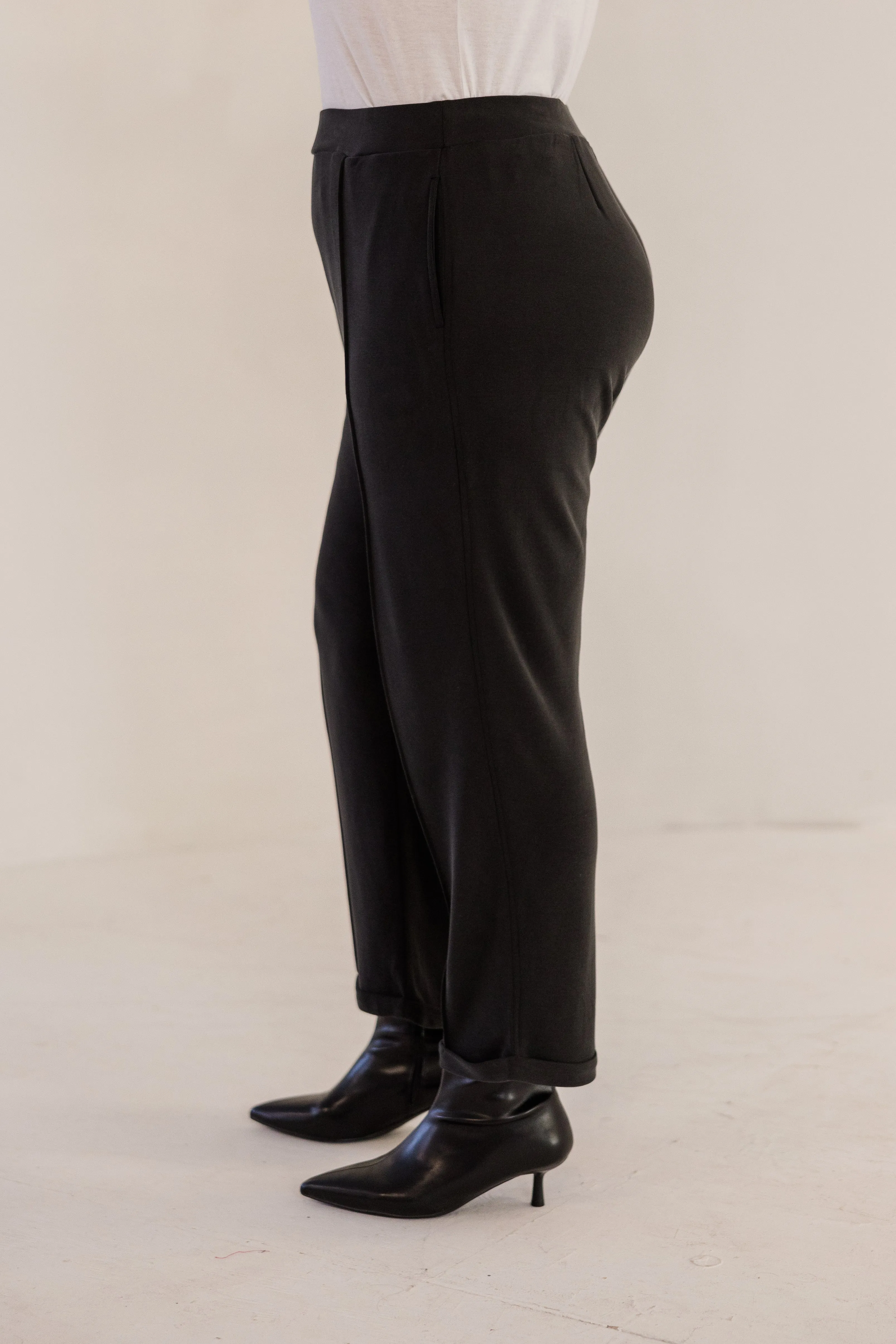 Chloe Pintuck Taper Pant, Black