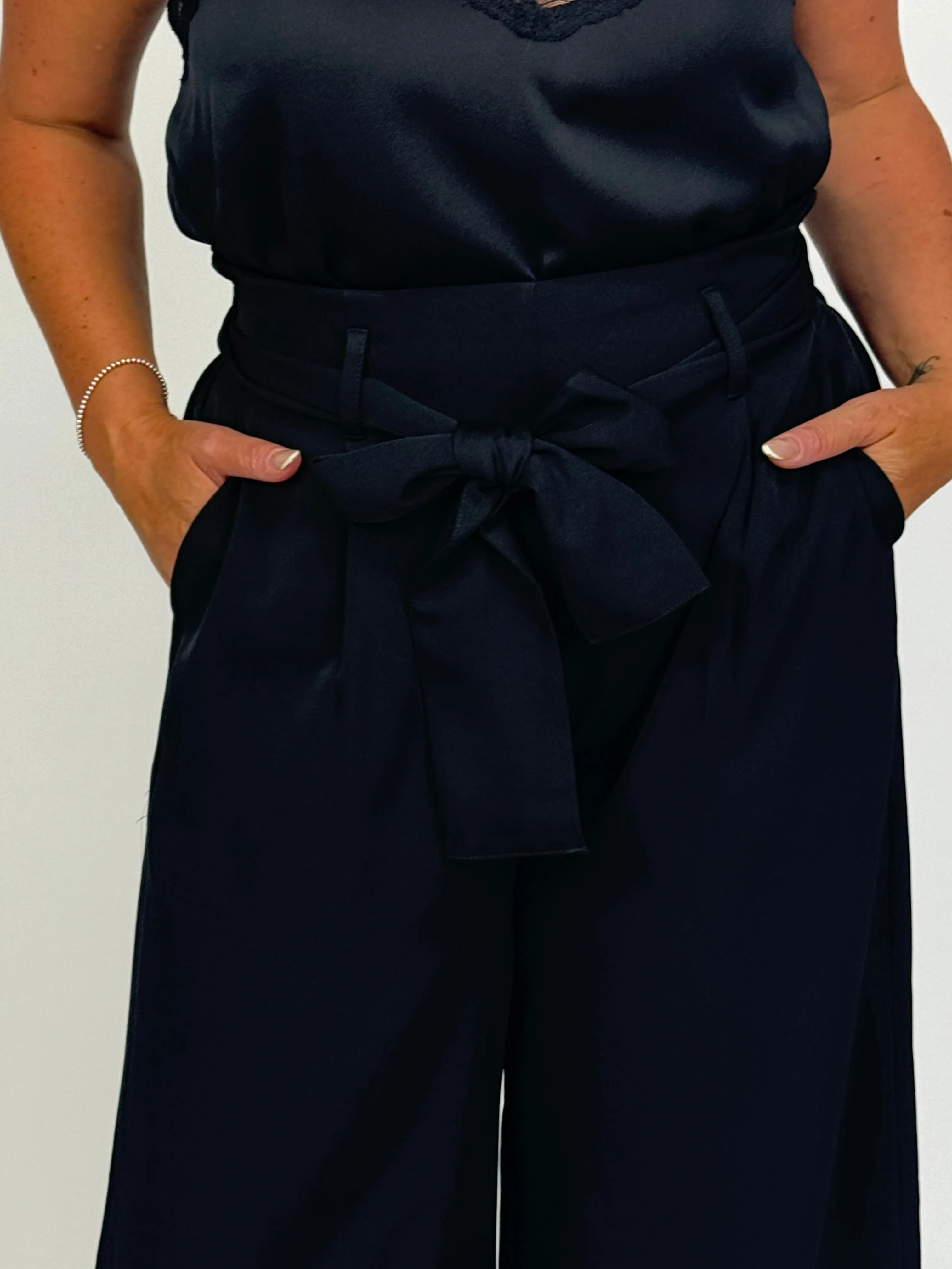 CLASSIC WIDE LEG PANT WITH BELT