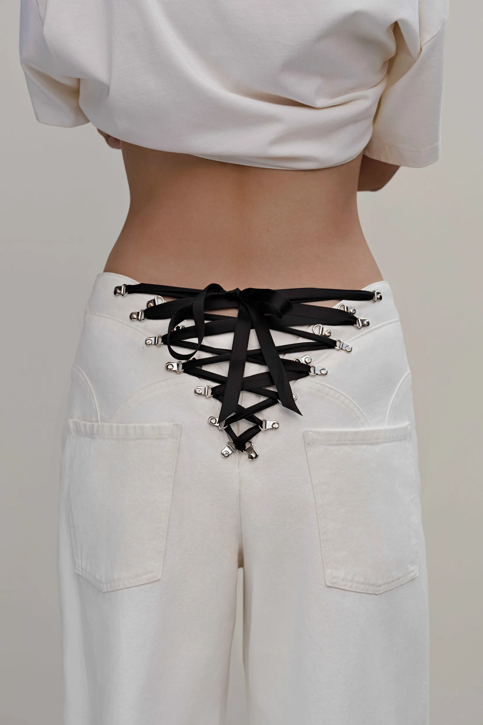 Pull to Open Jeans - White Denim/Black